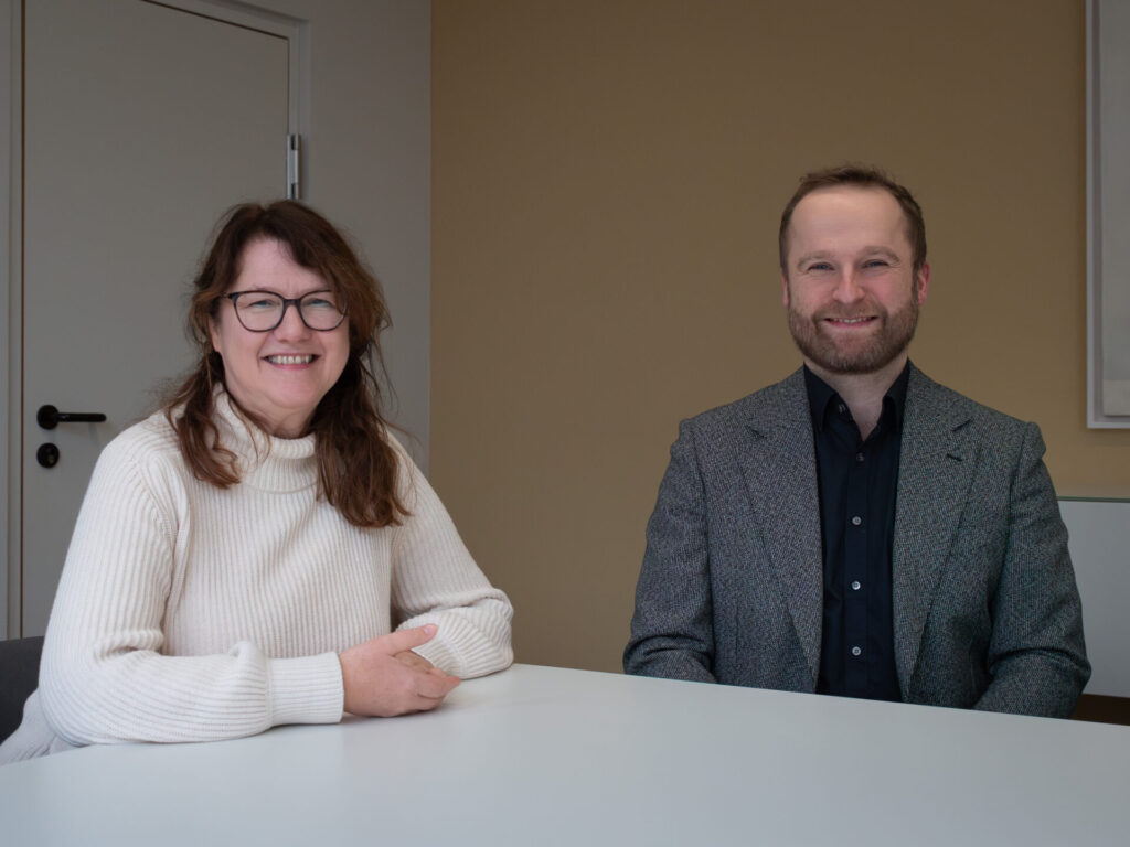Stefan Vörding, neuer Leiter der Heeker Landemusikakademie, war jetzt bei Karola Voß zu Besuch im Ahauser Rathaus.