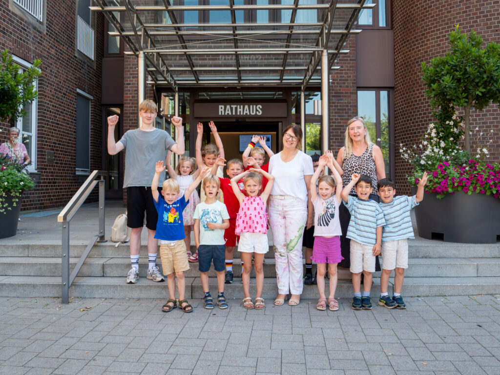 Kinder der Kita Villa Kunterbunt waren zu Besuch im Ahauser Rathaus.