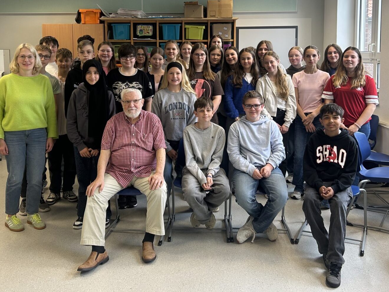 Eine besondere und bewegende Begegnung erlebte die Klasse 7b der Ahauser Anne-Frank-Realschule am Anne-Frank-Tag.