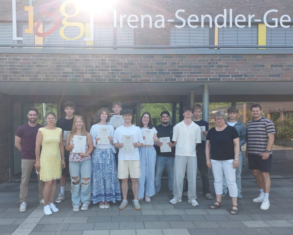 Verleihung der ÜL-C-Lizenzen an die Oberstufen-Schüler der Irena-Sendler-Gesamtschule Ahaus.