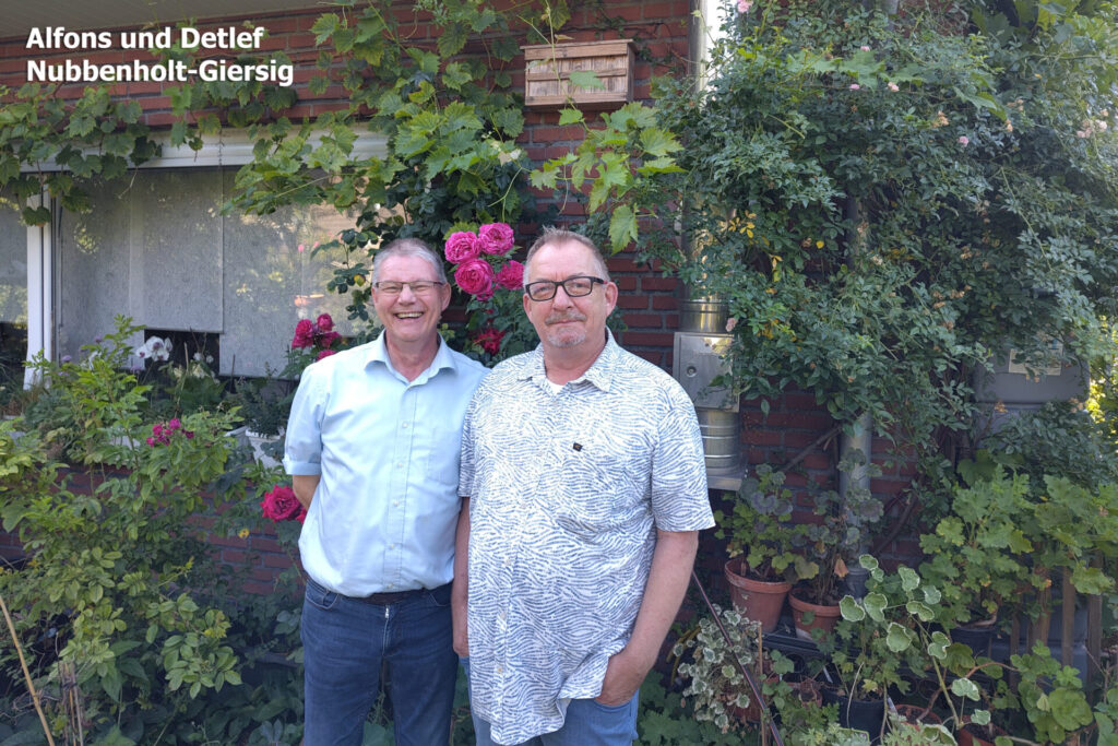 Das Haus von Alfons und Detlef Nubbenholt-Giersig macht schon von Weitem auf sich aufmerksam: Die begrünten Fassaden sind im Frühling und Sommer mit farbenprächtigen Blüten ein Blickfang und Magnet für unzählige Insekten.