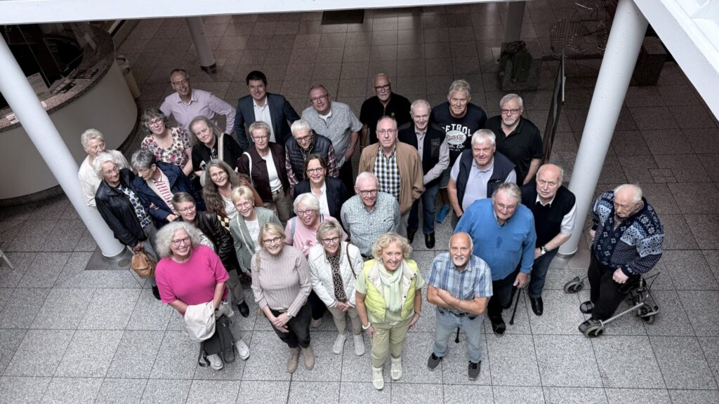 Zahlreiche Pensionärinnen und Pensionäre folgten der Einladung und nutzten die Gelegenheit, in gemütlicher Runde alte Kontakte zu pflegen.